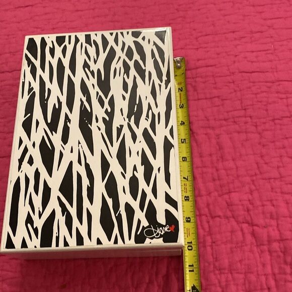 Diane Von Furstenberg jewelry box - Picture 9 of 10